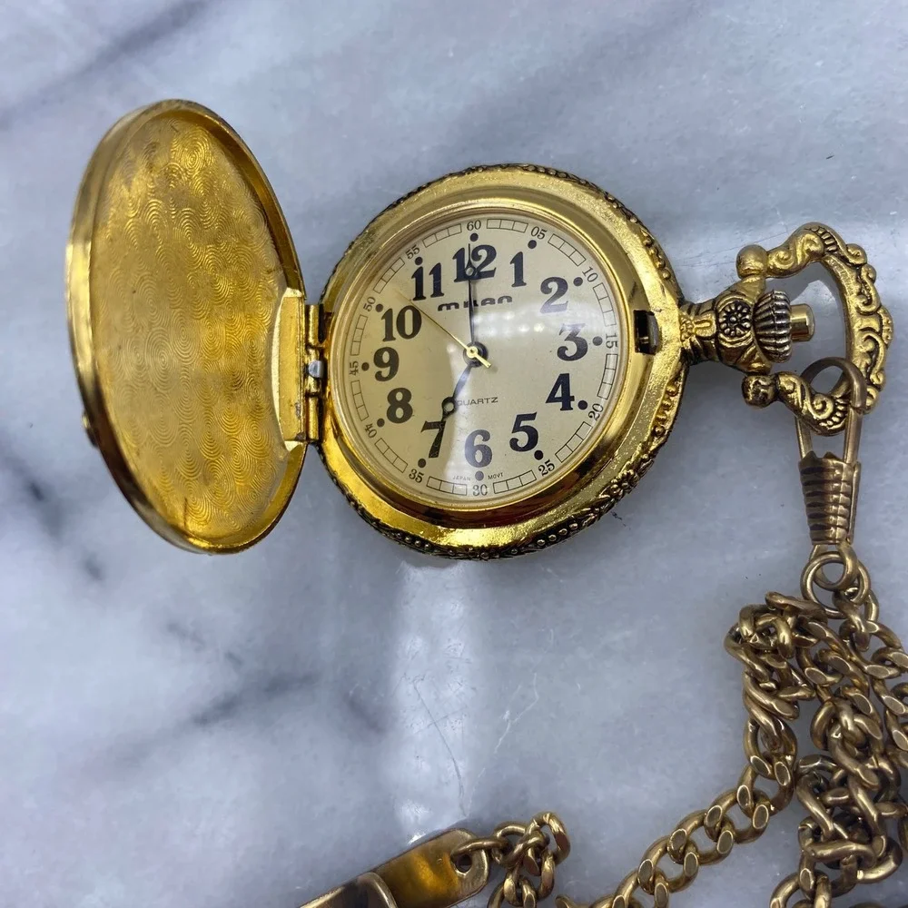 Milan Mens Pocket Watch Gold Golfer Relief Quartz Hunter Case Chain Clip Club